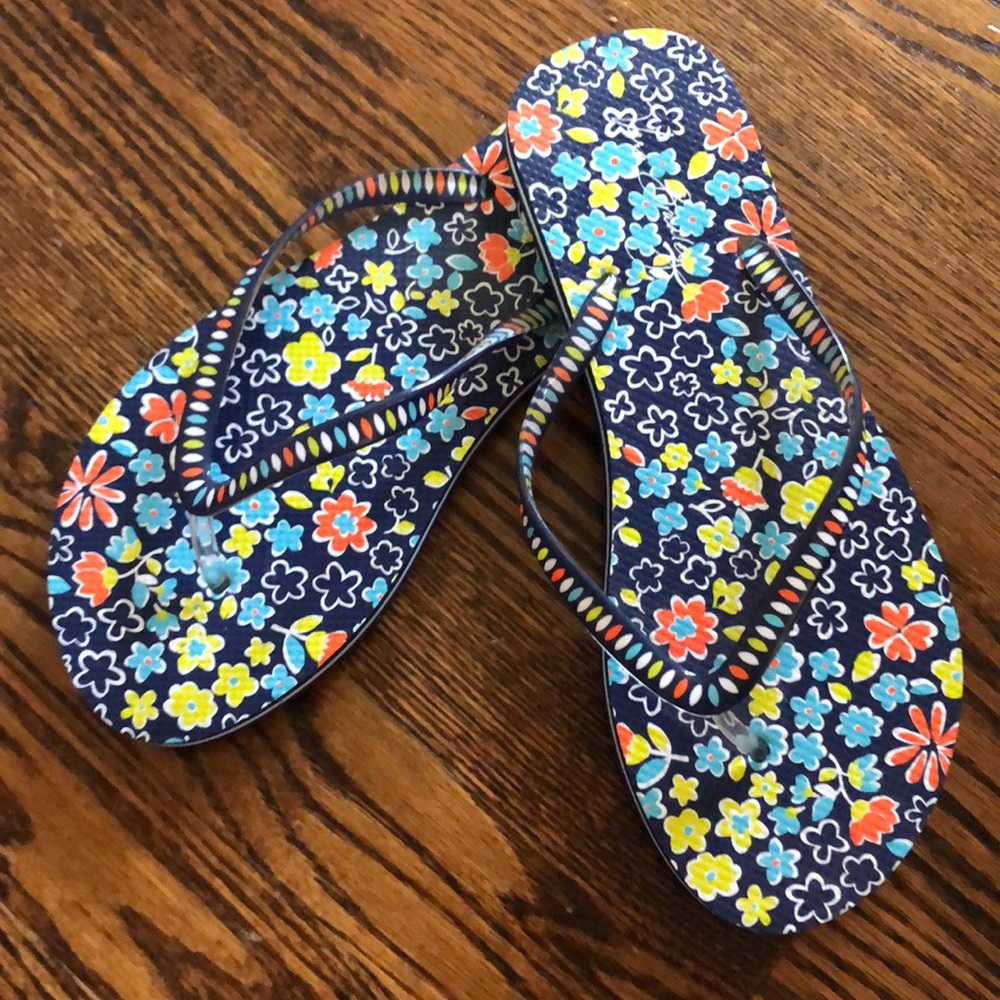 Vera Bradley flip flops